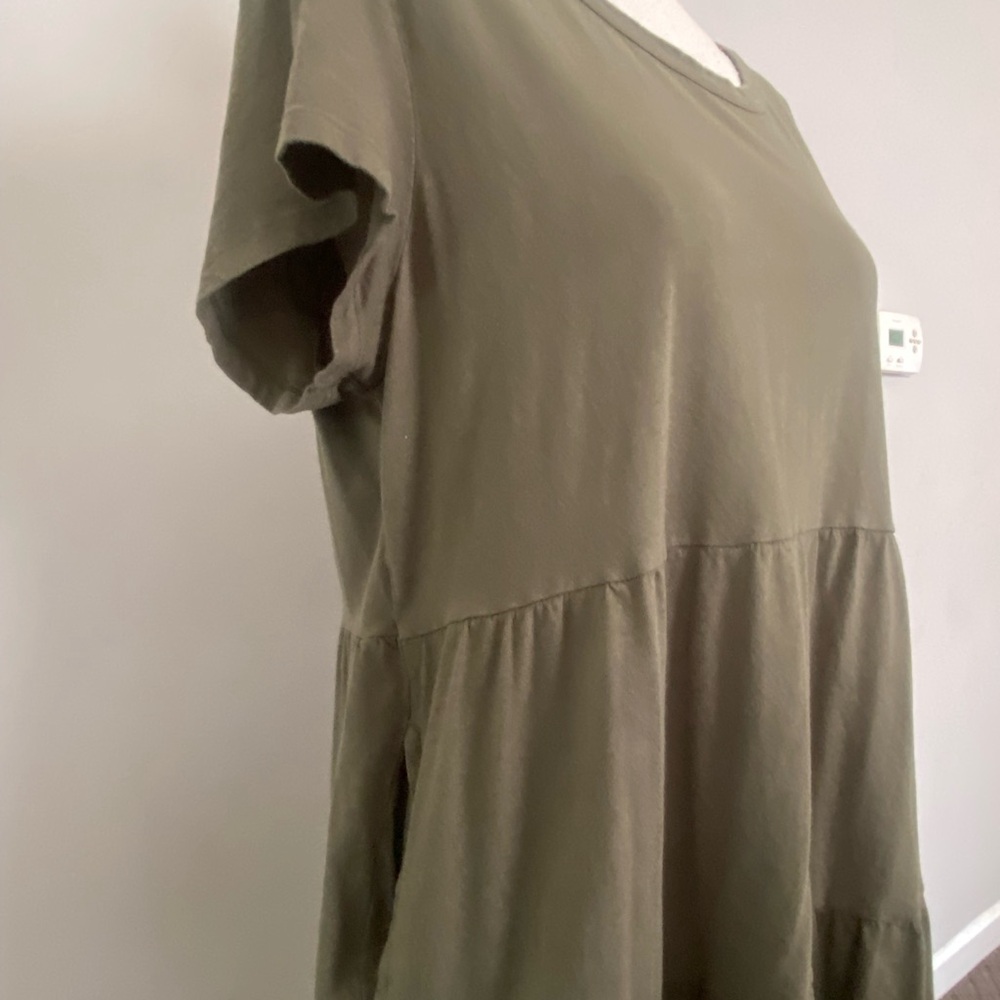 Time and Tru Green Short Sleeve Tiered Dress - Picture 1 of 7
